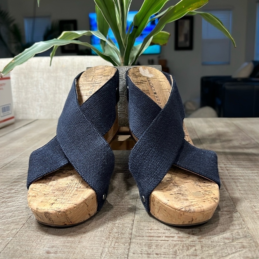 Lucky Brand women’s navy and cork wedge